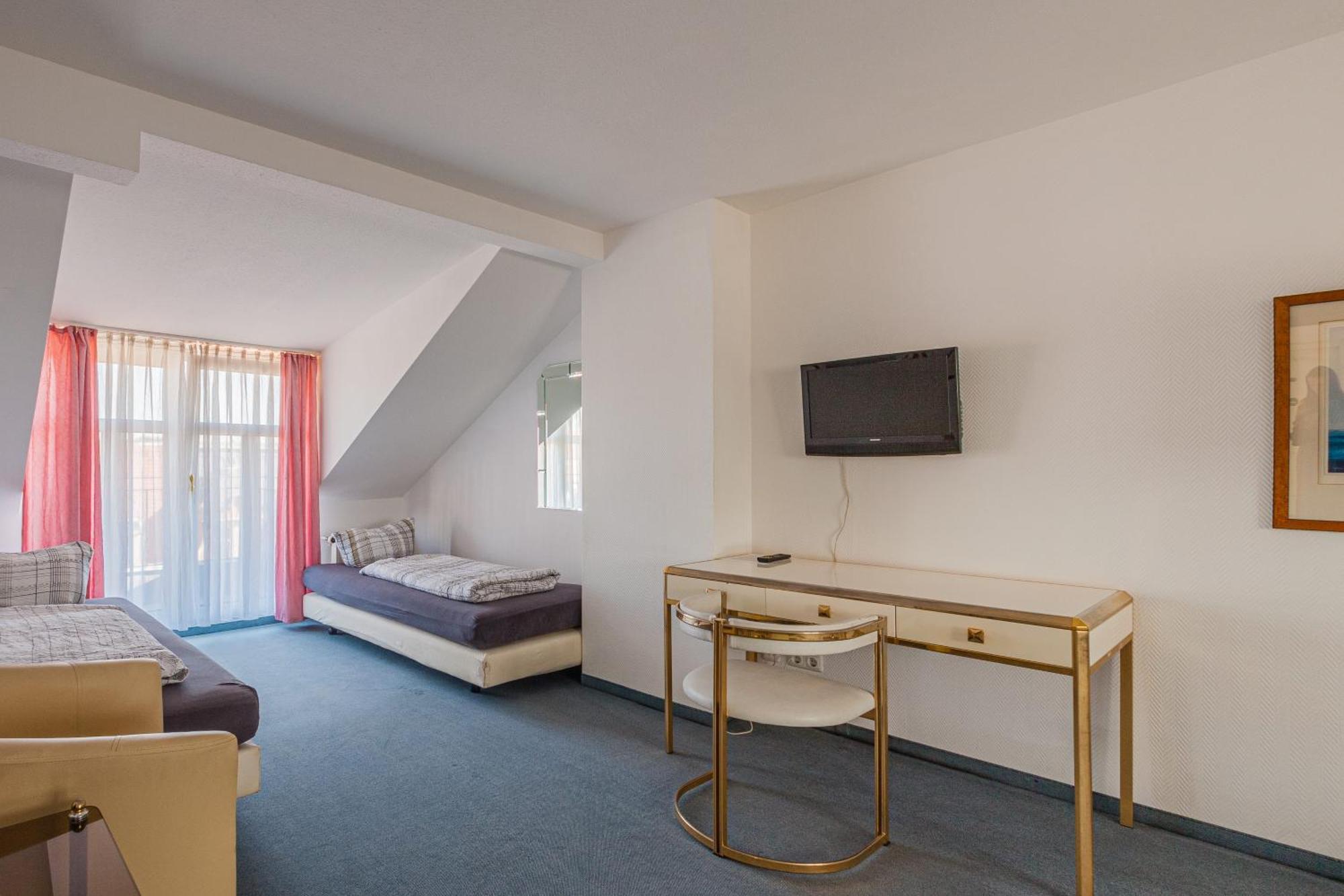 Pension Fuer Monteure In Dresden, Zimmer Mit Eigenem Bad Und Grosser Gemeinschaftskueche Exterior photo